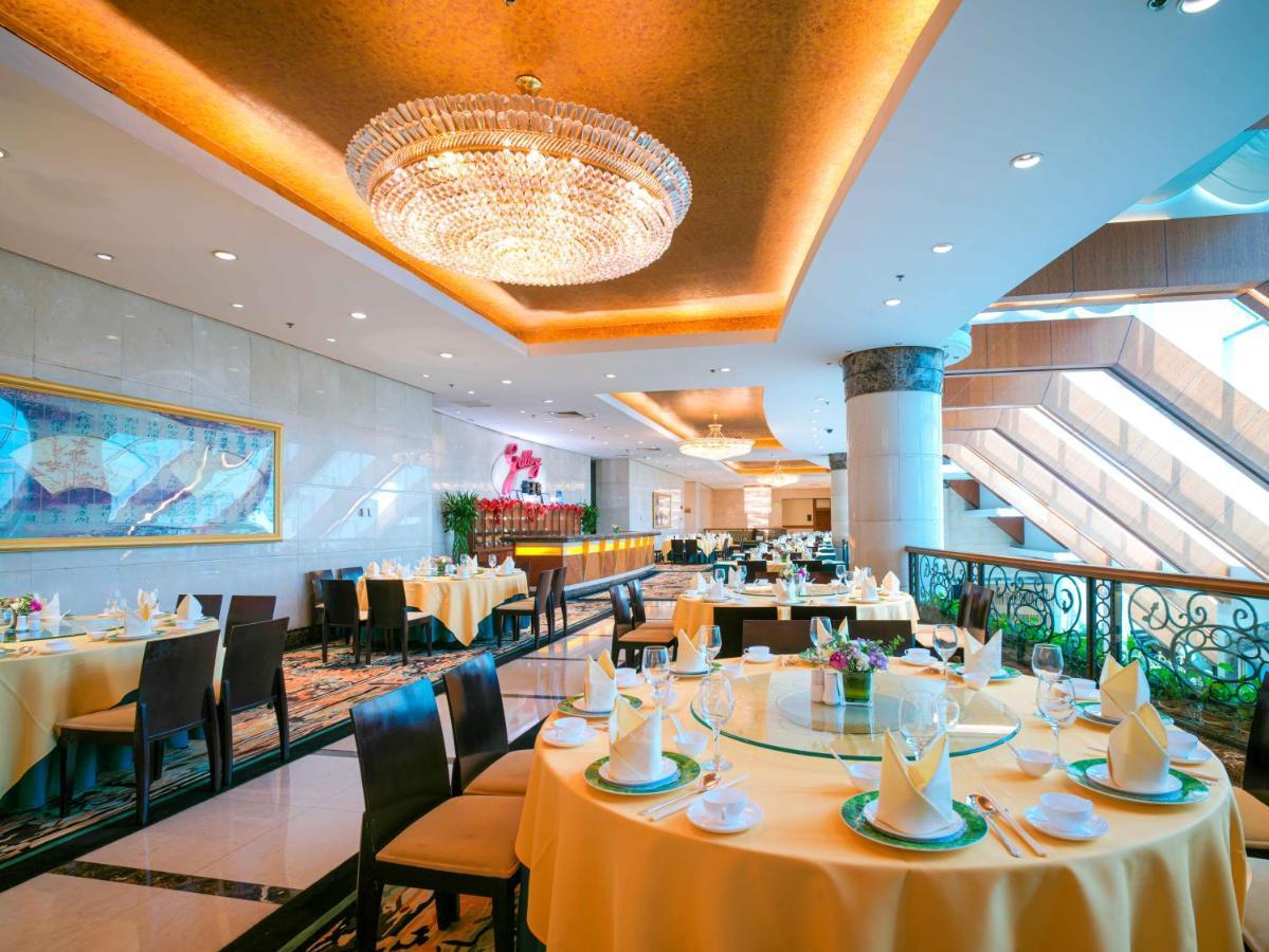 Ramada Plaza Shanghai Pudong Airport - A Journey Starts At The Pvg Airport Экстерьер фото
