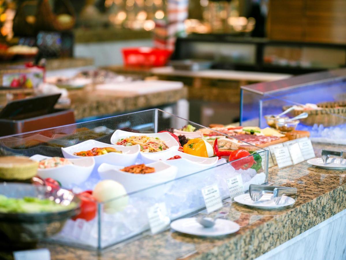 Ramada Plaza Shanghai Pudong Airport - A Journey Starts At The Pvg Airport Экстерьер фото